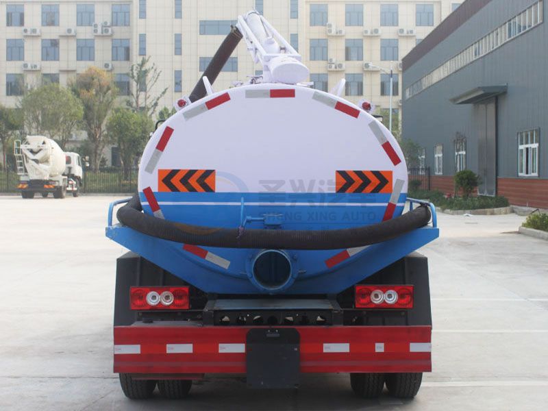 福田奧鈴5方吸糞車 福田奧鈴5方吸糞車