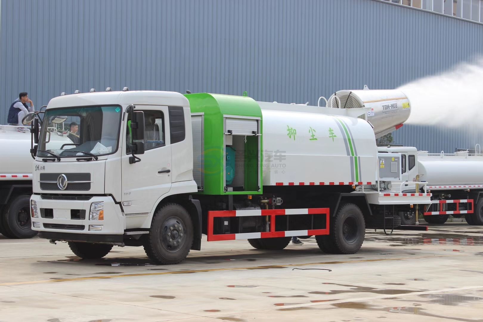 東風(fēng)天錦80米多功能抑塵車