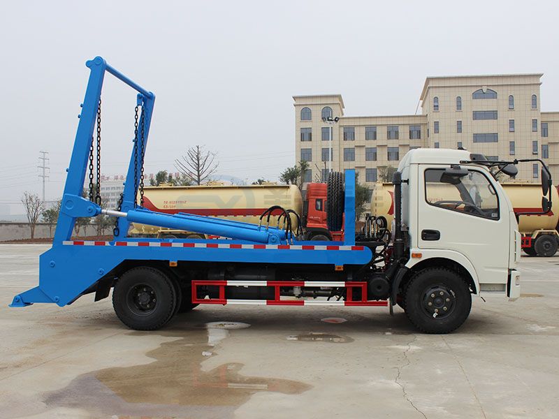 東風(fēng)大多利卡擺臂垃圾車