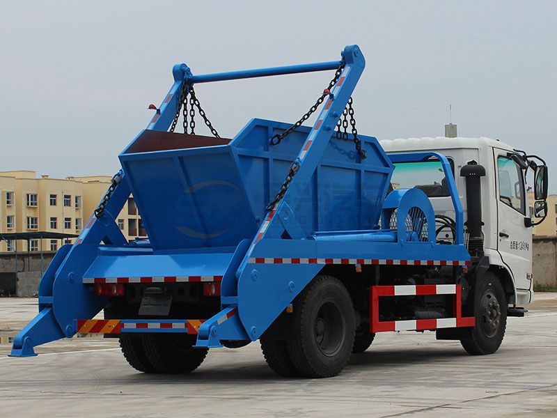 東風(fēng)天錦擺臂垃圾車