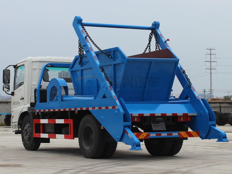 東風(fēng)天錦擺臂垃圾車