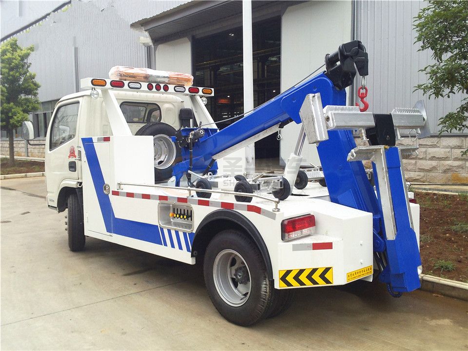 東風(fēng)小多利卡拖吊聯(lián)體清障車(chē)