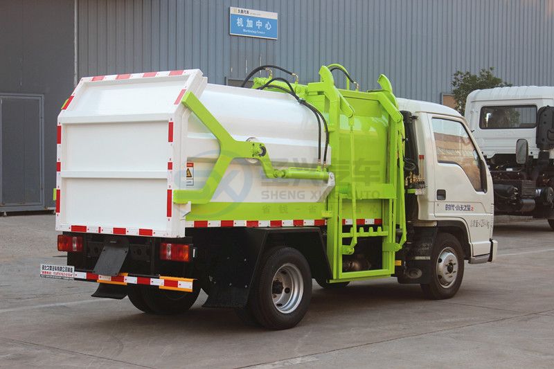 福田時(shí)代壓縮式掛桶垃圾車