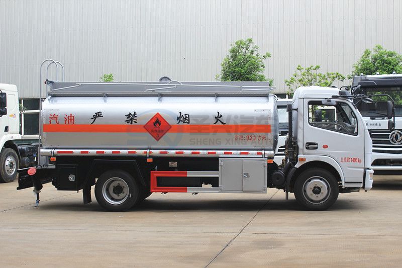 東風(fēng)福瑞卡8噸加油車