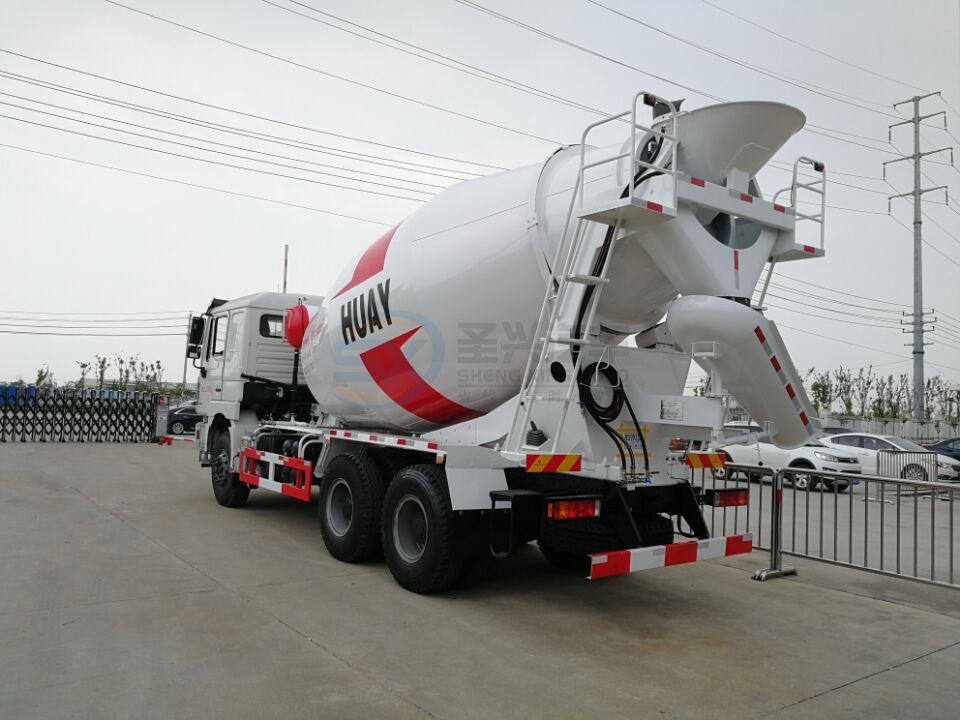 陜汽德龍12方混凝土運(yùn)輸攪拌車