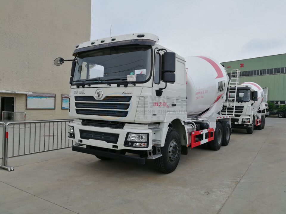 陜汽德龍12方混凝土運(yùn)輸攪拌車