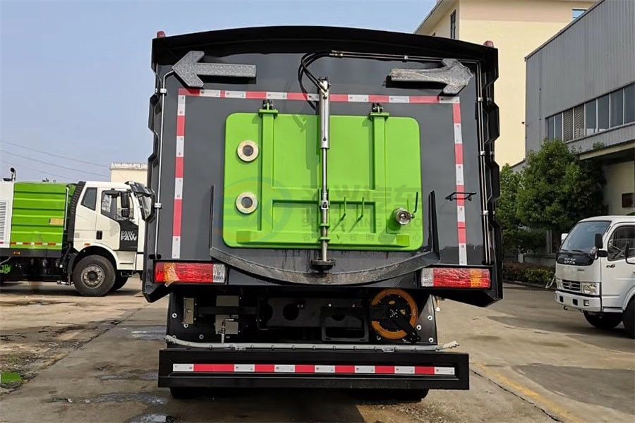 解放J6L型9+7方洗掃車(chē)