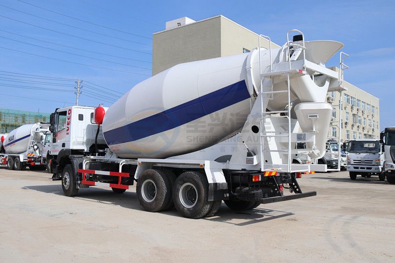 紅巖杰獅15方攪拌車