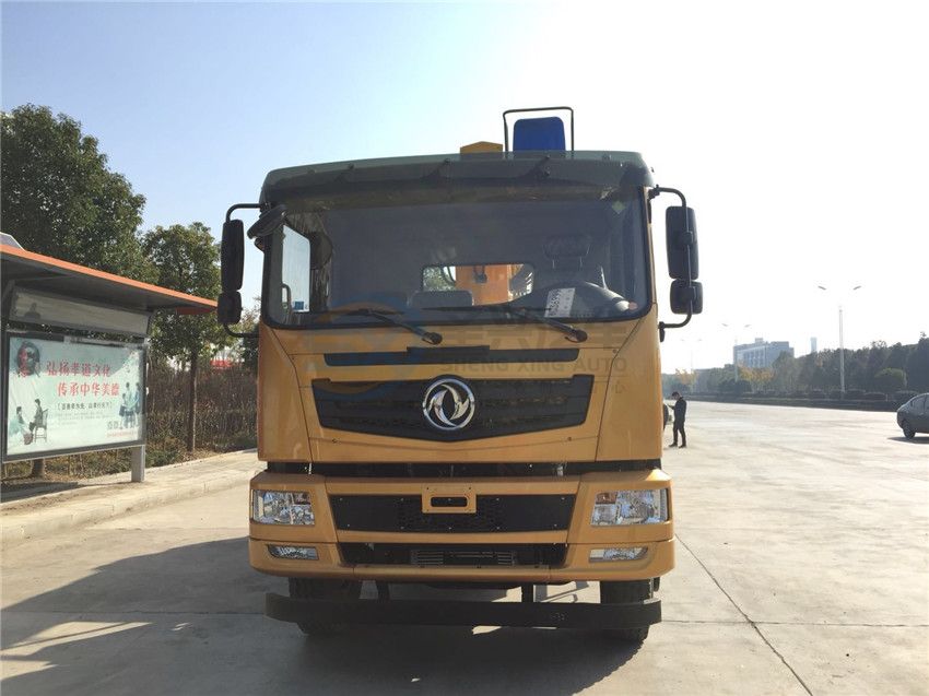 東風T5 土豪金12噸杰龍隨車吊