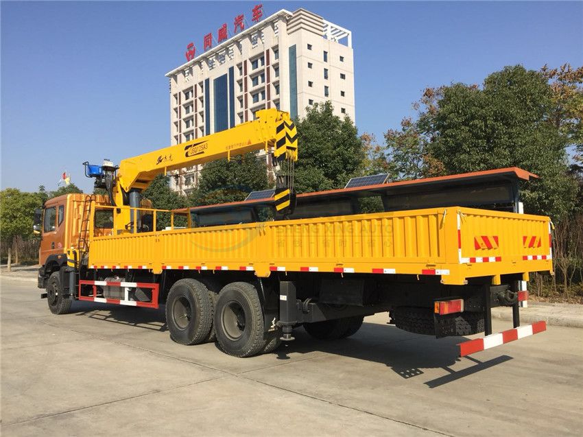 東風T5 土豪金12噸杰龍隨車吊