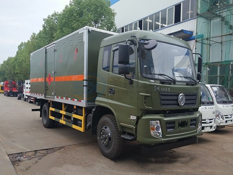 東風6米1爆破器材運輸車