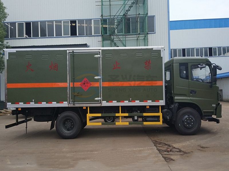 東風(fēng)6米1爆破器材運(yùn)輸車