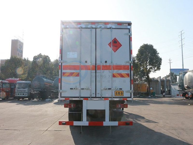 東風天錦6米2/6米5爆破器材運輸車