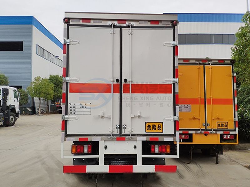 江鈴順達(dá)爆破器材運(yùn)輸車