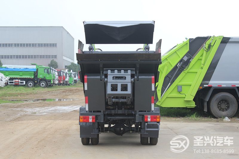 福田時代小卡2后裝無泄漏壓縮垃圾車  