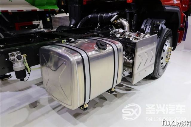 乘龍H5高頂雙臥大單橋快遞車，樹立行業(yè)新標(biāo)桿！5