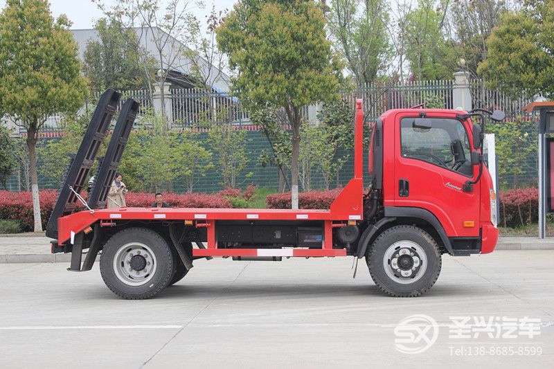 大運底平板挖機運輸車