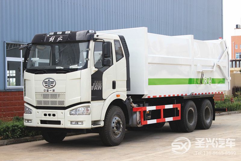 解放J6后雙橋?qū)邮綁嚎s垃圾轉(zhuǎn)運(yùn)車