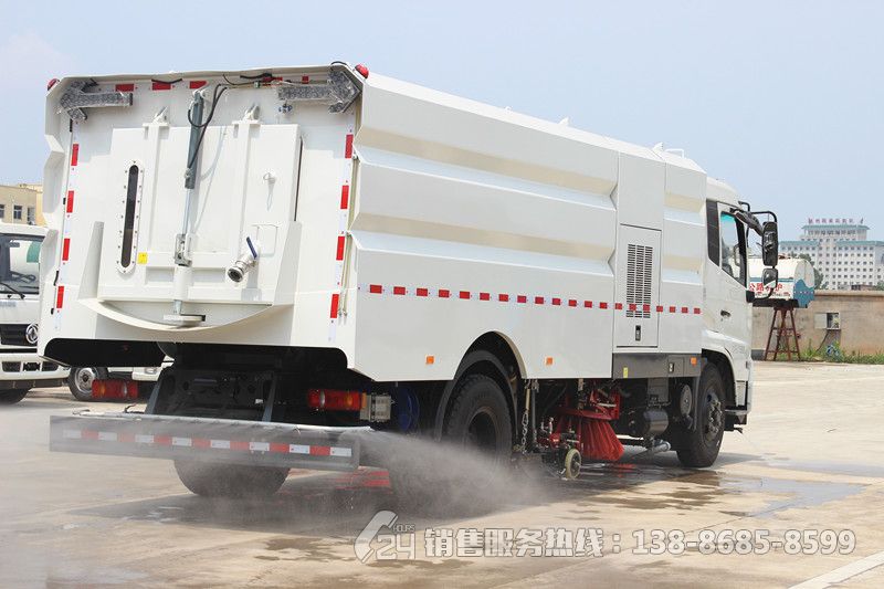 東風(fēng)天錦9+7方洗掃車