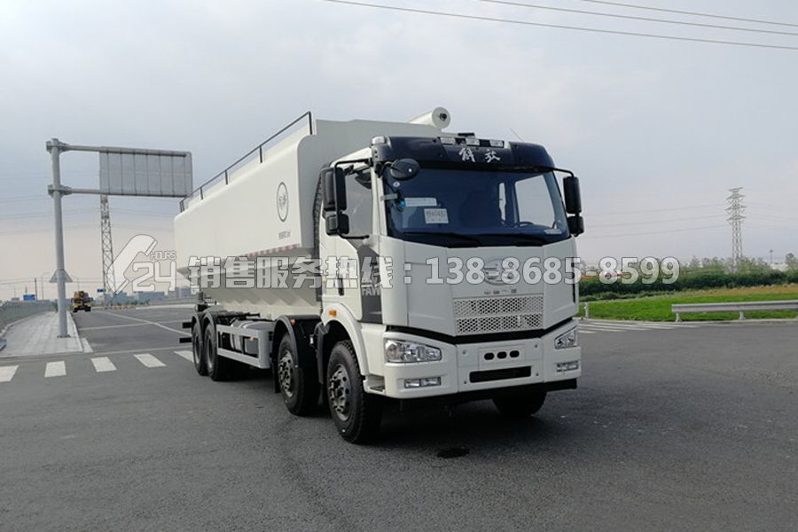 解放J6前四后八散裝飼料車40m3(20-25噸)
