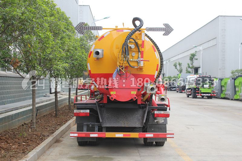 東風(fēng)多利卡D7清洗吸污車一體罐8方