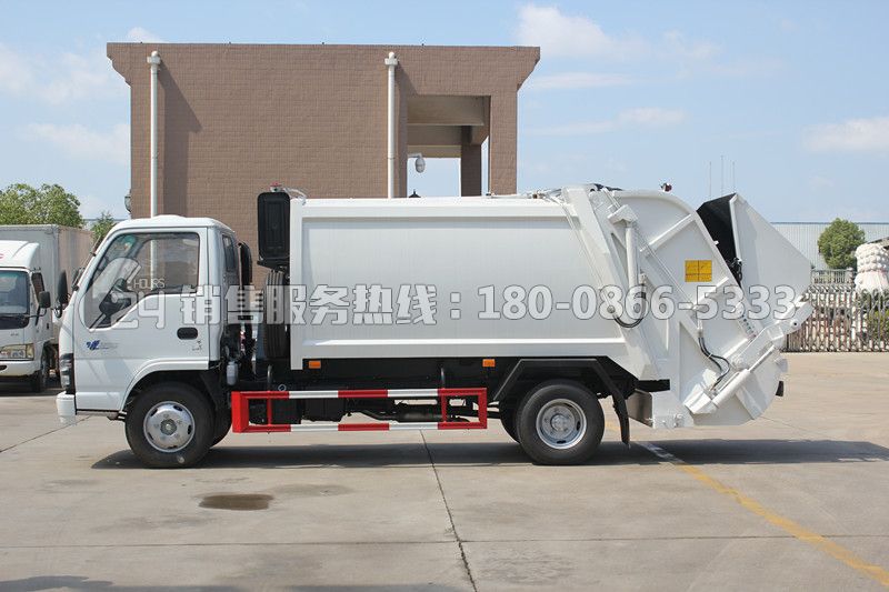 慶鈴五十鈴5方后裝壓縮式垃圾車