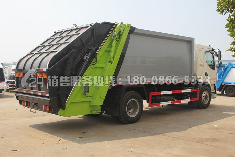 柳汽乘龍M3后裝壓縮式垃圾車