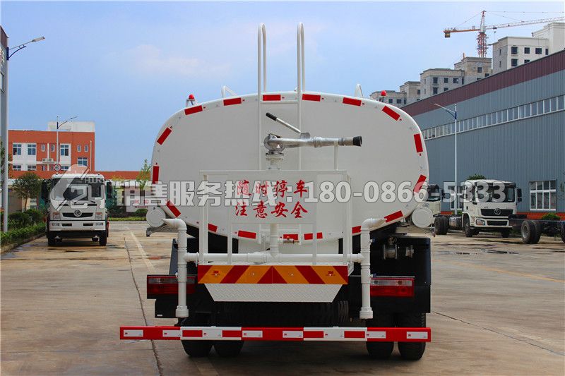 東風(fēng)專底D913灑水車10方
