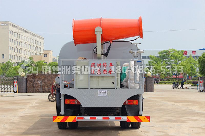 東風(fēng)專用T3型12方灑水車-30米霧炮