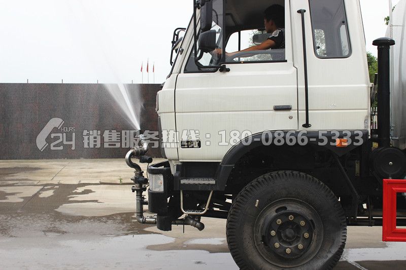 東風(fēng)145老款12方灑水車-帶前自動(dòng)炮
