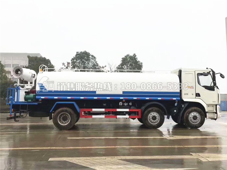 柳汽乘龍M3小三軸灑水車18立方-帶30米霧炮