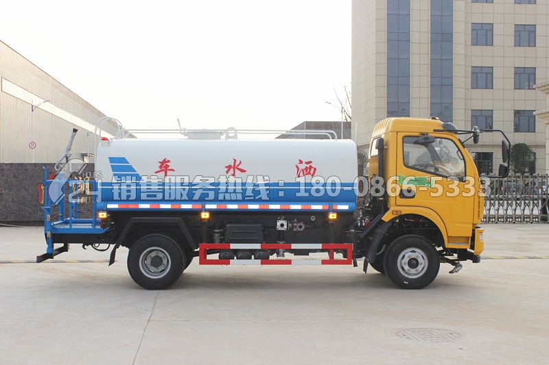 東風(fēng)特商灑水車8方