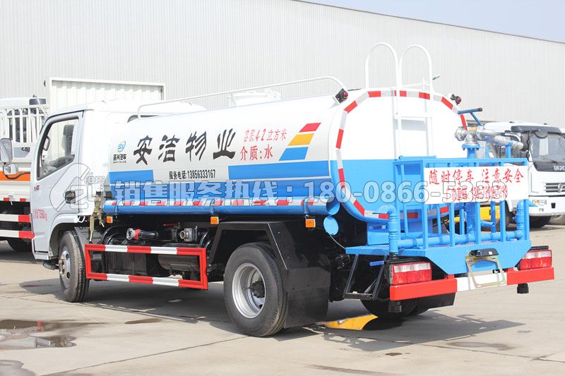 東風多利卡D6灑水車5方