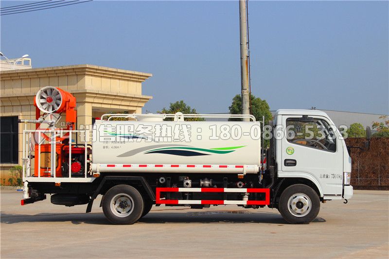 東風多利卡D6灑水車4.5方－帶30米霧炮