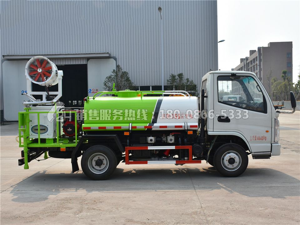 藍牌凱馬灑水車2方-帶25米霧炮