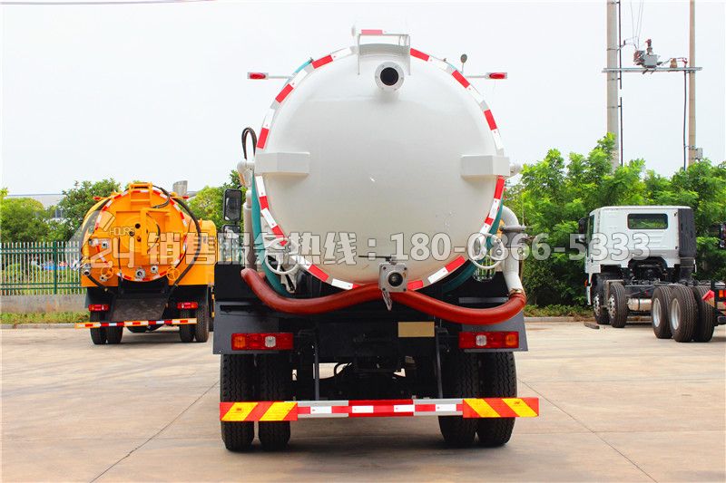 陜汽德龍L3000吸污車