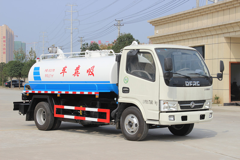 東風小多利卡5方吸糞車