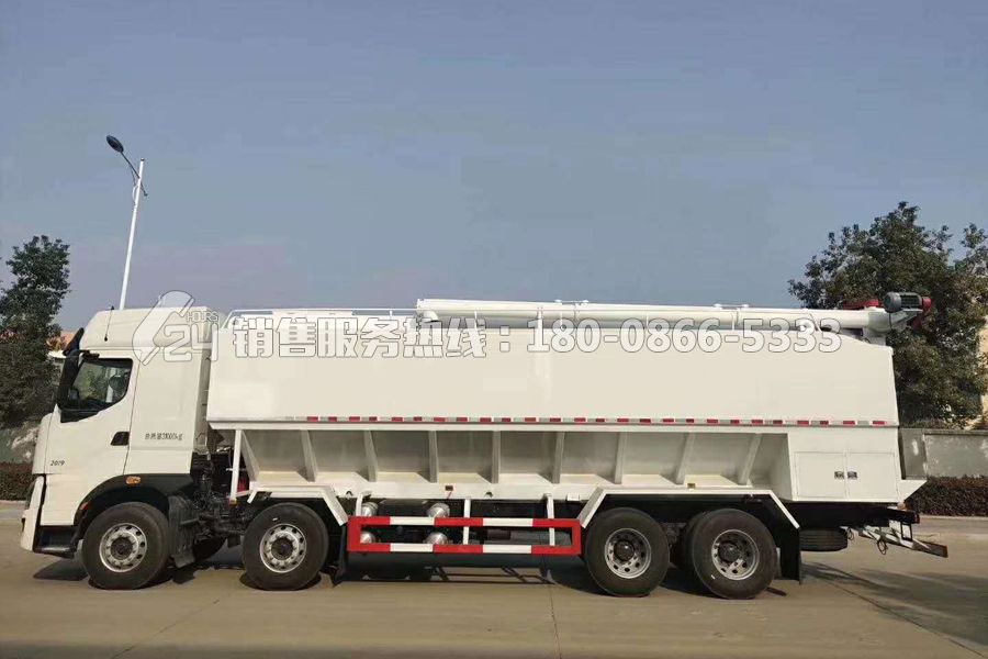 東風柳汽乘龍H7散裝飼料車40方