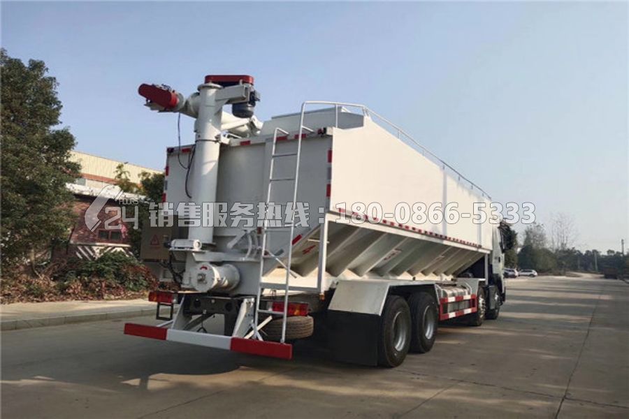 東風柳汽乘龍H7散裝飼料車40方