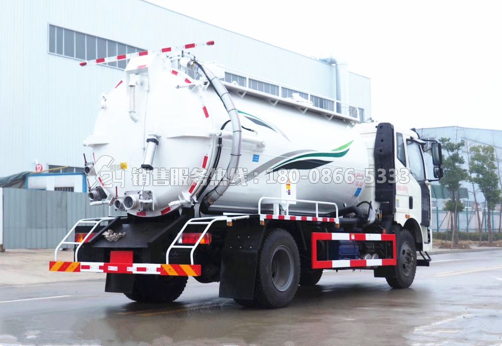 解放J6L吸污車12立方