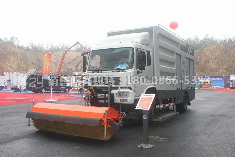 東風(fēng)天錦除雪融冰車