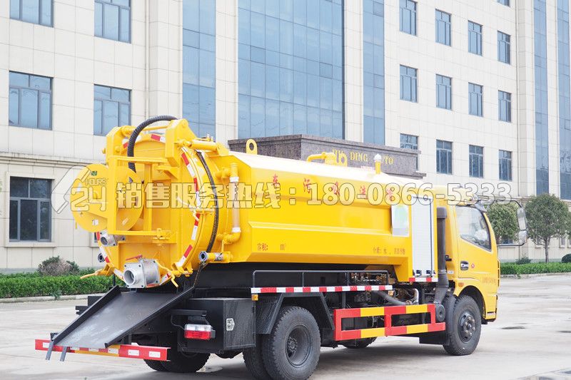 東風多利卡D7清洗吸污車3+9方