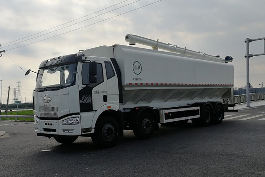 解放J6前四后八散裝飼料車(chē)40m3(20-25噸)
