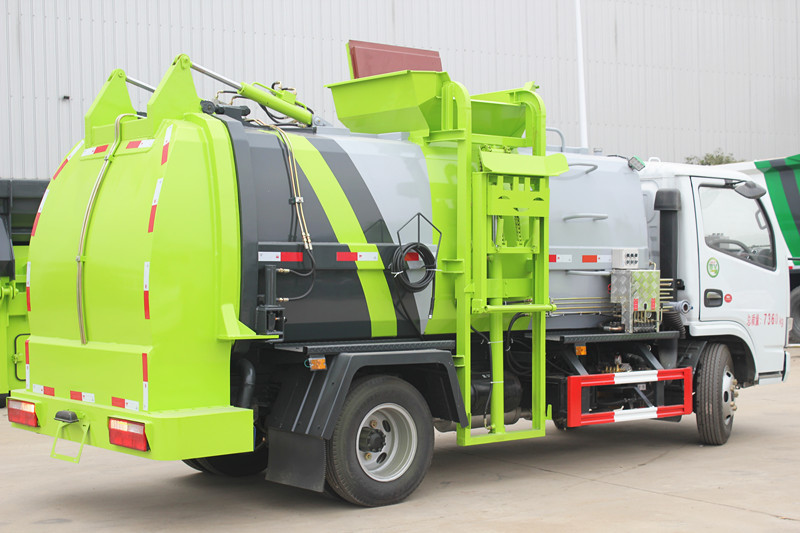 東風(fēng)D6小多利卡4方餐廚垃圾車(chē)