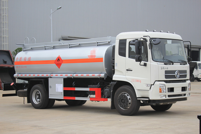 東風(fēng)天錦運(yùn)油車(chē)
