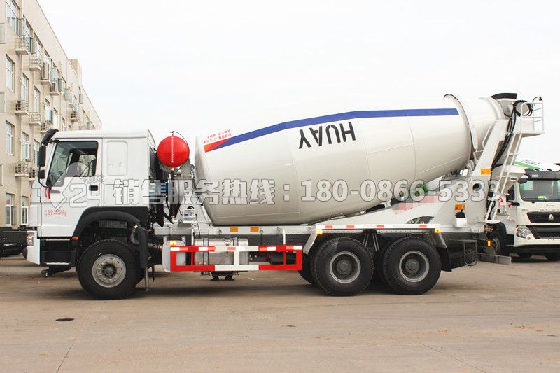 重汽HOWO后雙橋攪拌車12方