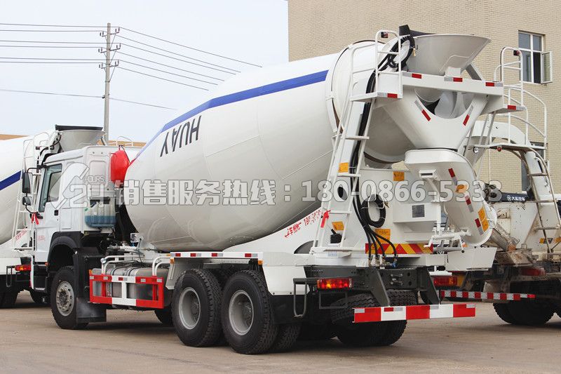 重汽HOWO后雙橋攪拌車12方