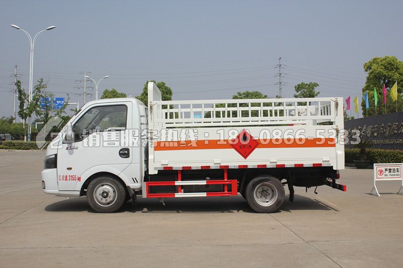 國六-東風(fēng)途逸3米氣瓶運(yùn)輸車