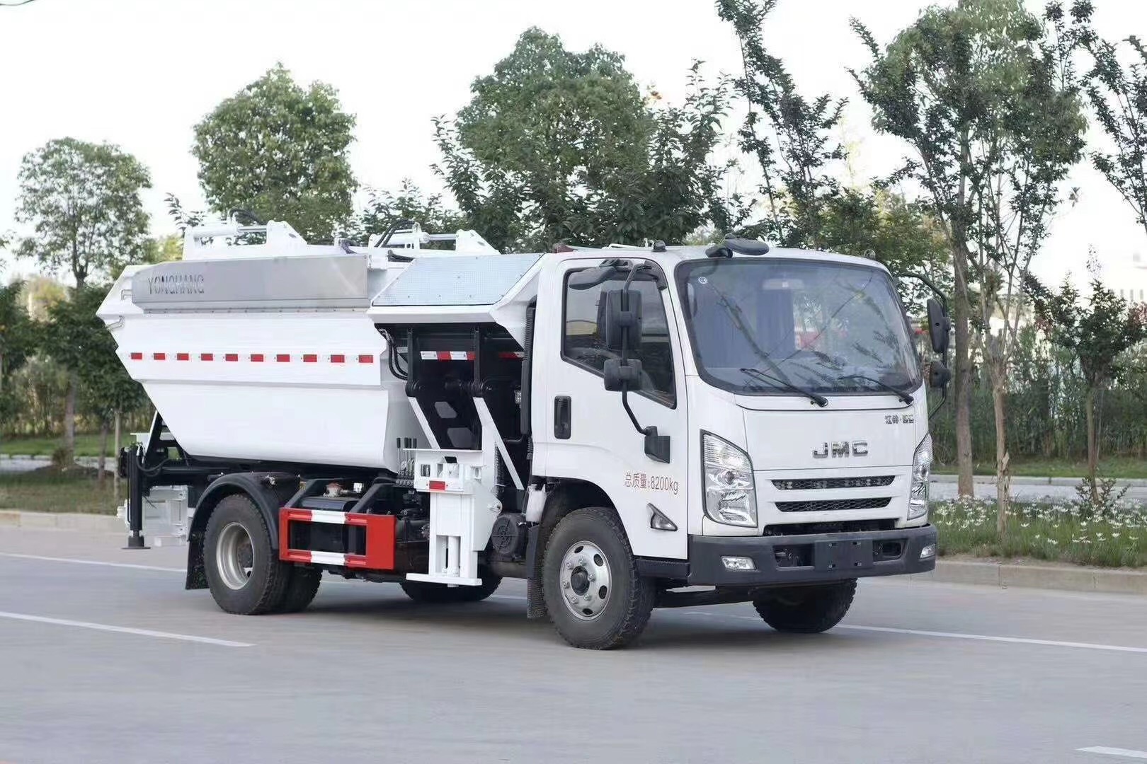 國(guó)六-江鈴凱銳后高位分類(lèi)垃圾車(chē) 國(guó)六-江鈴凱銳后高位分類(lèi)垃圾車(chē)