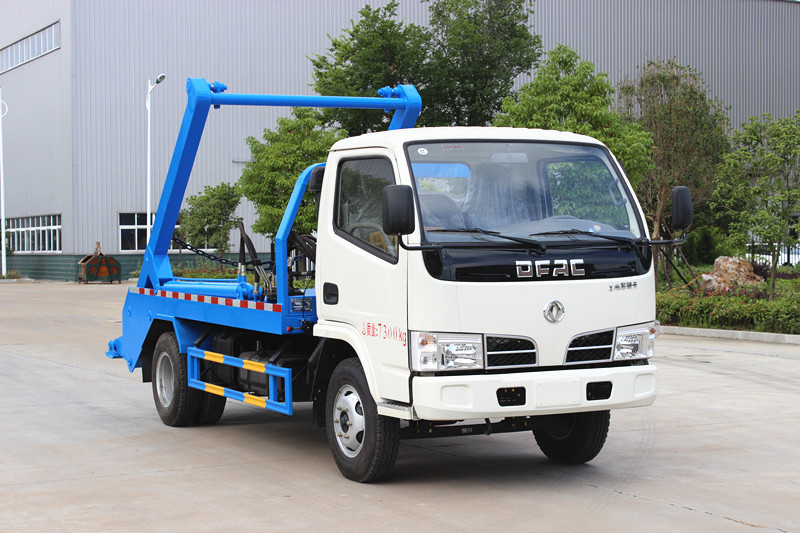 東風(fēng)小多利卡擺臂垃圾車